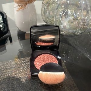 Chanel Illuminating blush powder